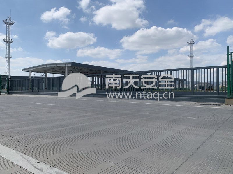 宁波梅山岛码头30米对开